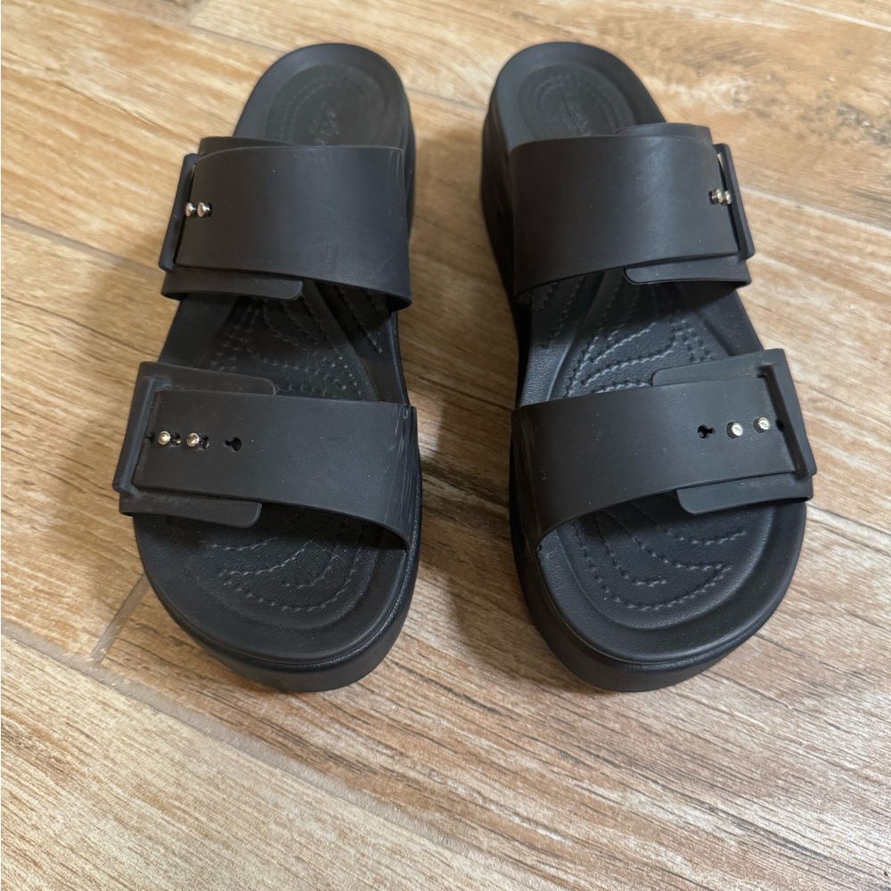 CROCS Brooklyn low Wedge Black Platform Sandals